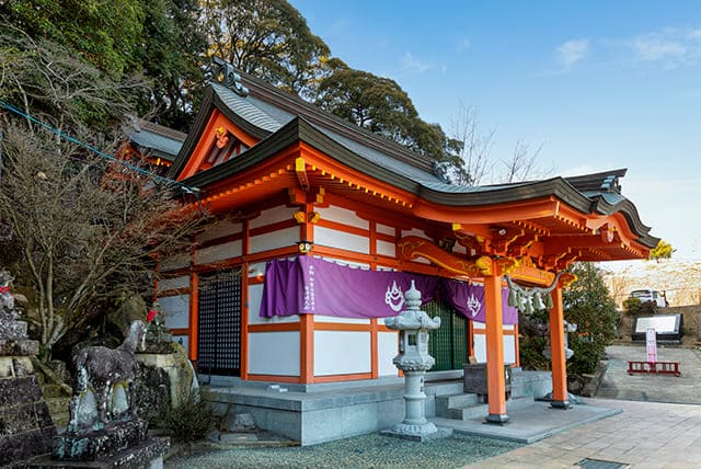 御館山公園 徒歩11分／830m